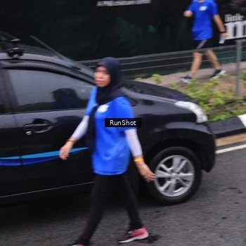 Runner Photo 7951110