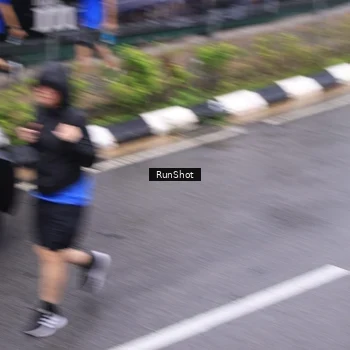Runner Photo 7951113