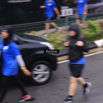 Runner Photo 7951115