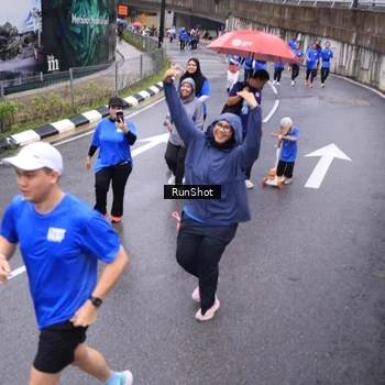 Runner Photo 7951125