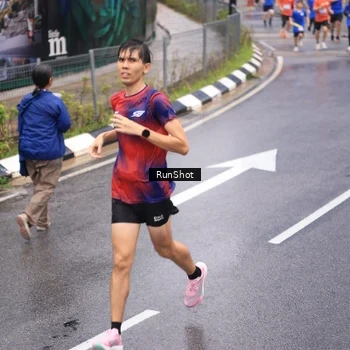 Runner Photo 7951154