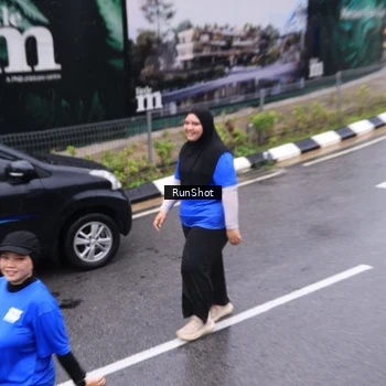 Runner Photo 7951178