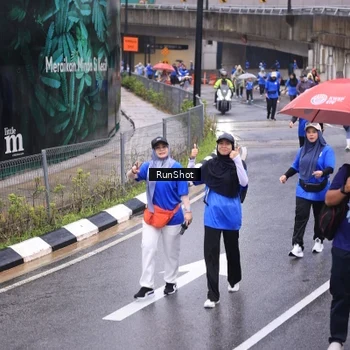 Runner Photo 7951213
