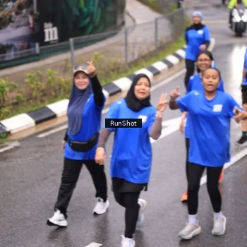 Runner Photo 7951253