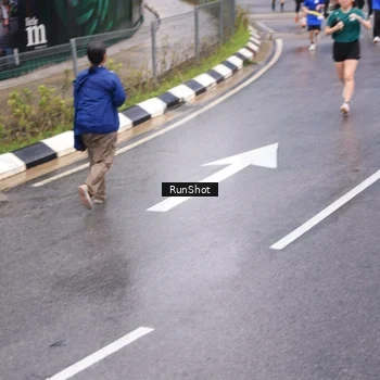 Runner Photo 7951254