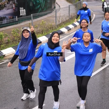 Runner Photo 7951259