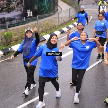 Runner Photo 7951260