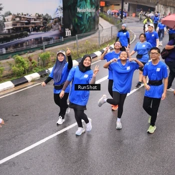 Runner Photo 7951262