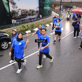 Runner Photo 7951282