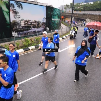 Runner Photo 7951292