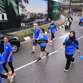 Runner Photo 7951298
