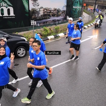 Runner Photo 7951300