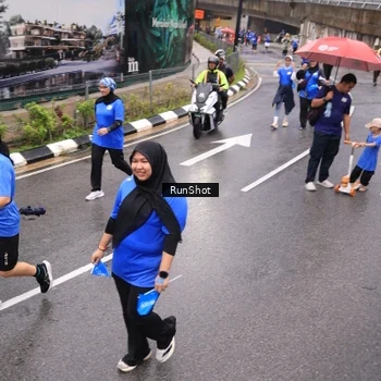 Runner Photo 7951304