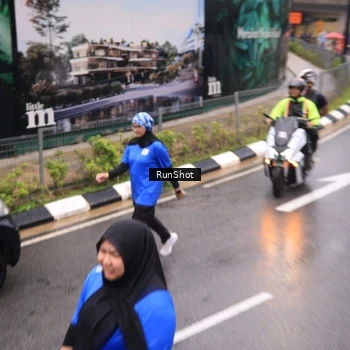 Runner Photo 7951309