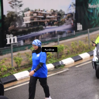 Runner Photo 7951310