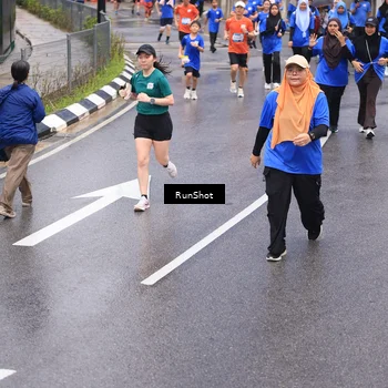 Runner Photo 7951312