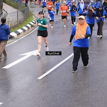 Runner Photo 7951318