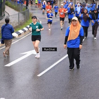 Runner Photo 7951323