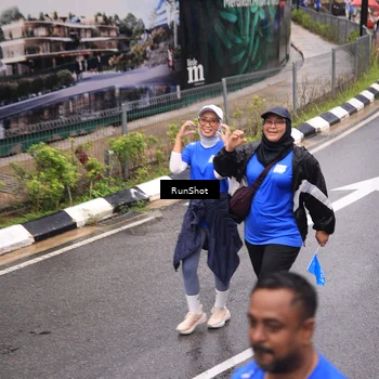 Runner Photo 7951361