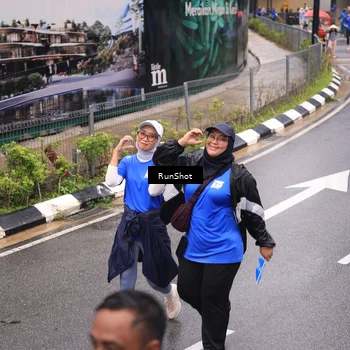 Runner Photo 7951362