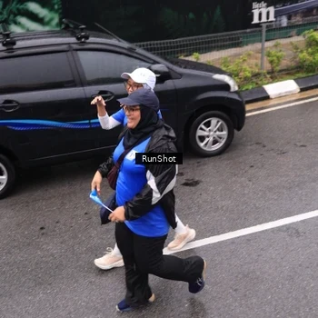 Runner Photo 7951391