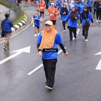 Runner Photo 7951412