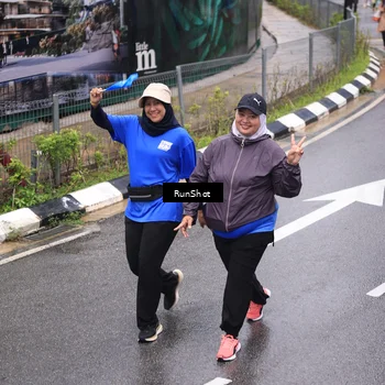 Runner Photo 7951449