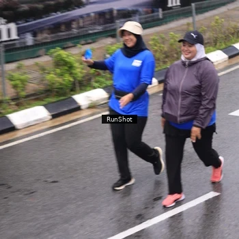 Runner Photo 7951450