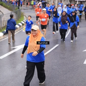 Runner Photo 7951458
