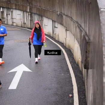 Runner Photo 7951460