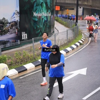 Runner Photo 7951484