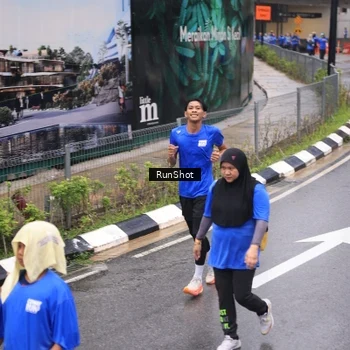 Runner Photo 7951489