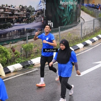 Runner Photo 7951493
