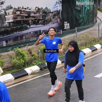 Runner Photo 7951495