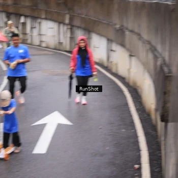 Runner Photo 7951496