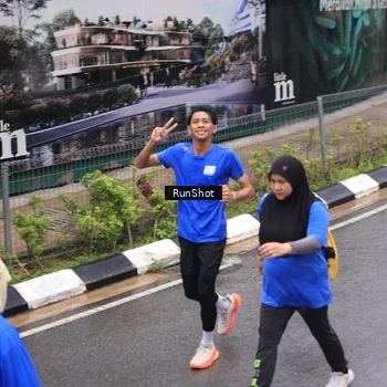 Runner Photo 7951497