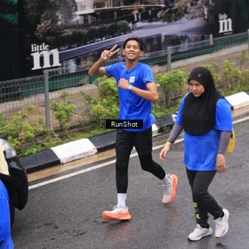 Runner Photo 7951500