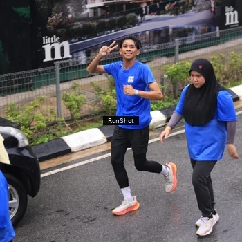 Runner Photo 7951502