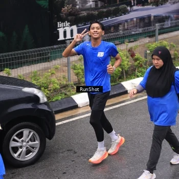 Runner Photo 7951505