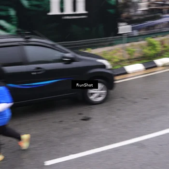 Runner Photo 7951575