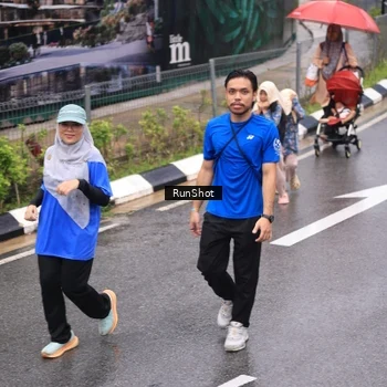 Runner Photo 7951624