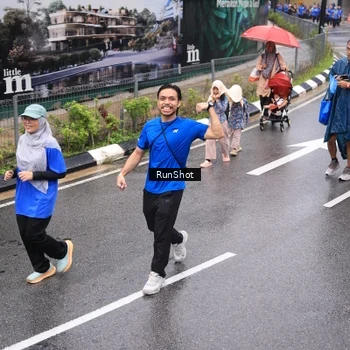 Runner Photo 7951635