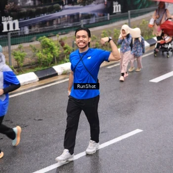 Runner Photo 7951636