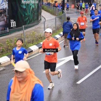 Runner Photo 7951651