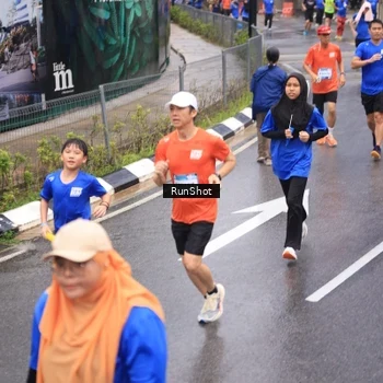 Runner Photo 7951656