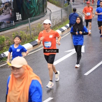 Runner Photo 7951665