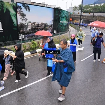 Runner Photo 7951702