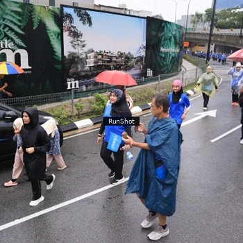 Runner Photo 7951704