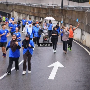 Runner Photo 7951733