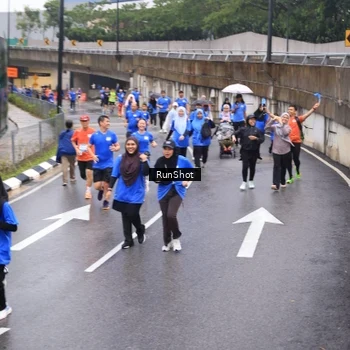 Runner Photo 7951743